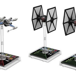 Star Wars: X-Wing – Az ébredő Erő figurás játék